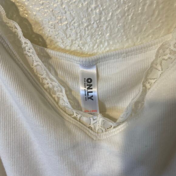 Bundle Lot Of Two White Tops - Gap Ribbed Tank & Old Navy Ribbed Bodysuit Sz XXL - Picture 4 of 7